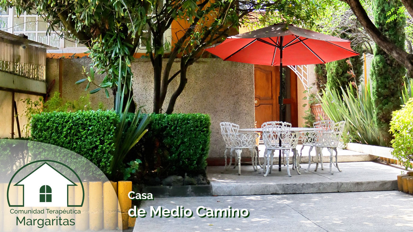 Casa de Medio Camino
